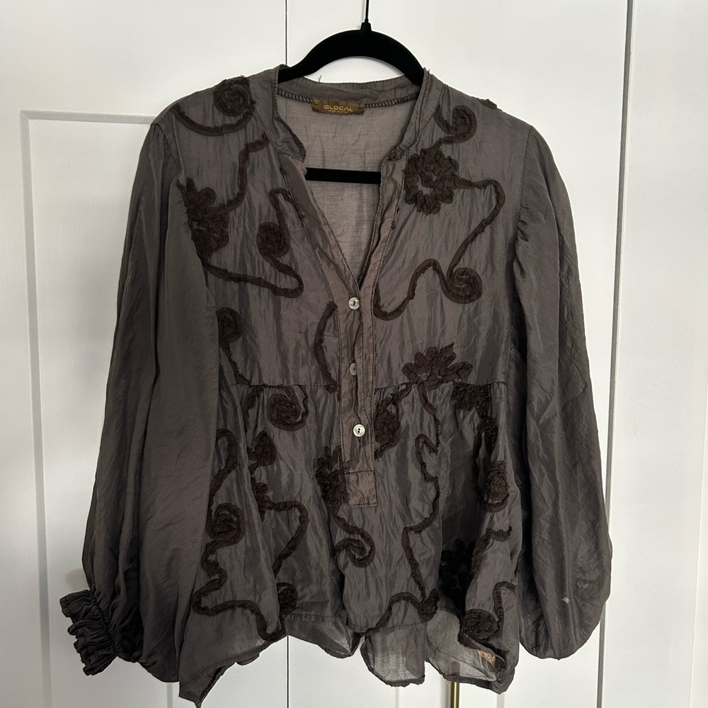 Elegant Gray Blouse with Embroidered Accents